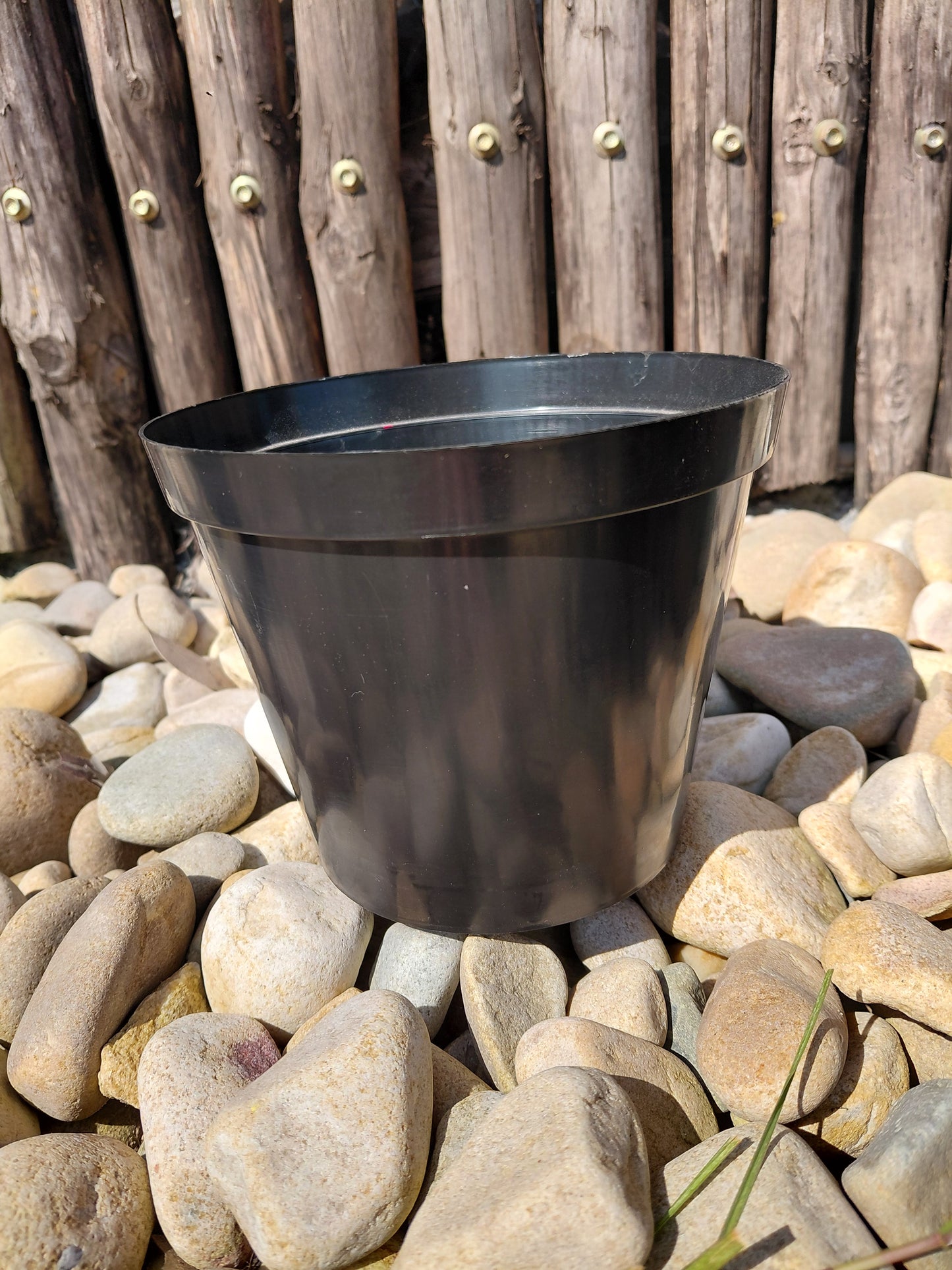 Round Plastic Pots Black