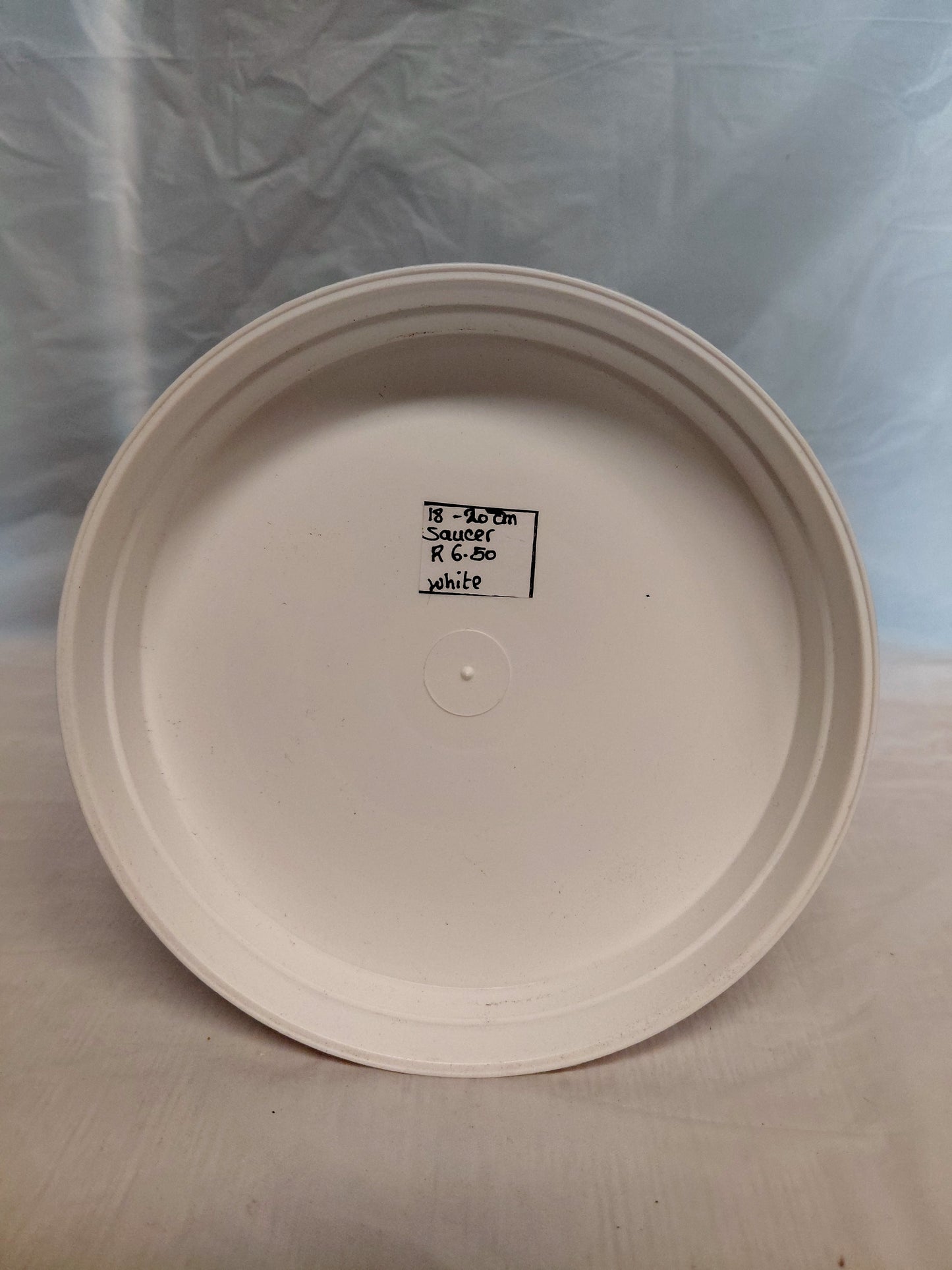 18-20cm Round Plastic Saucer
