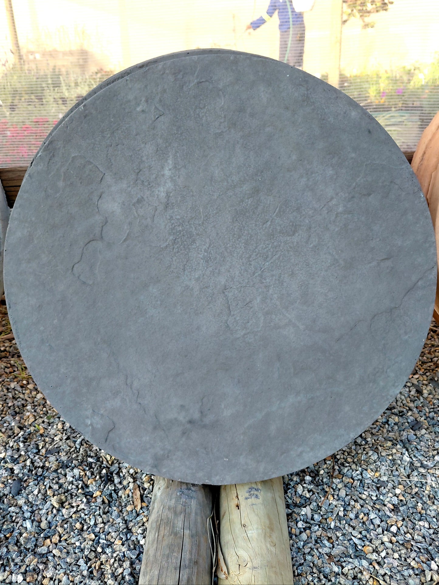 Textured Concrete Stepping Stone – 600mm Round