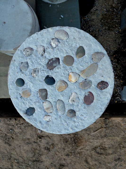 Pebble-Embedded Concrete Stepping Stone – 260mm Round
