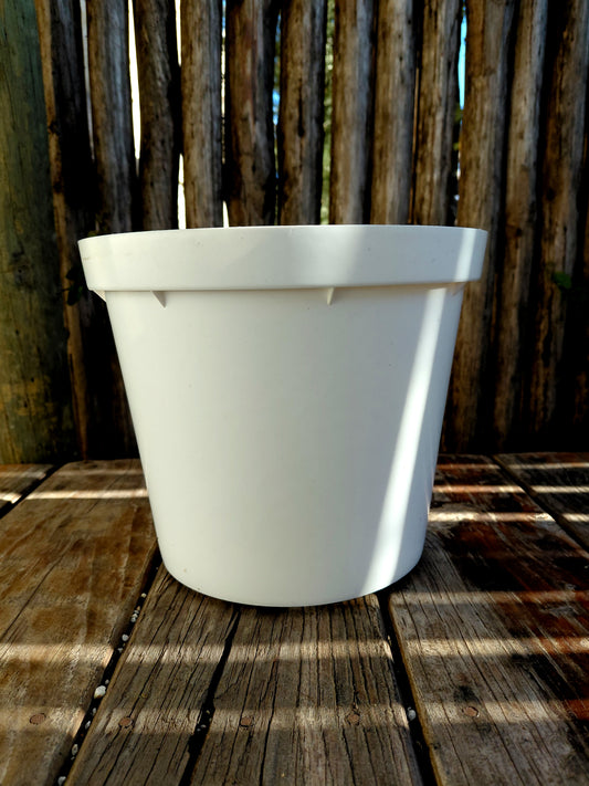 25cm Plastic Pot – 5.8 Litre