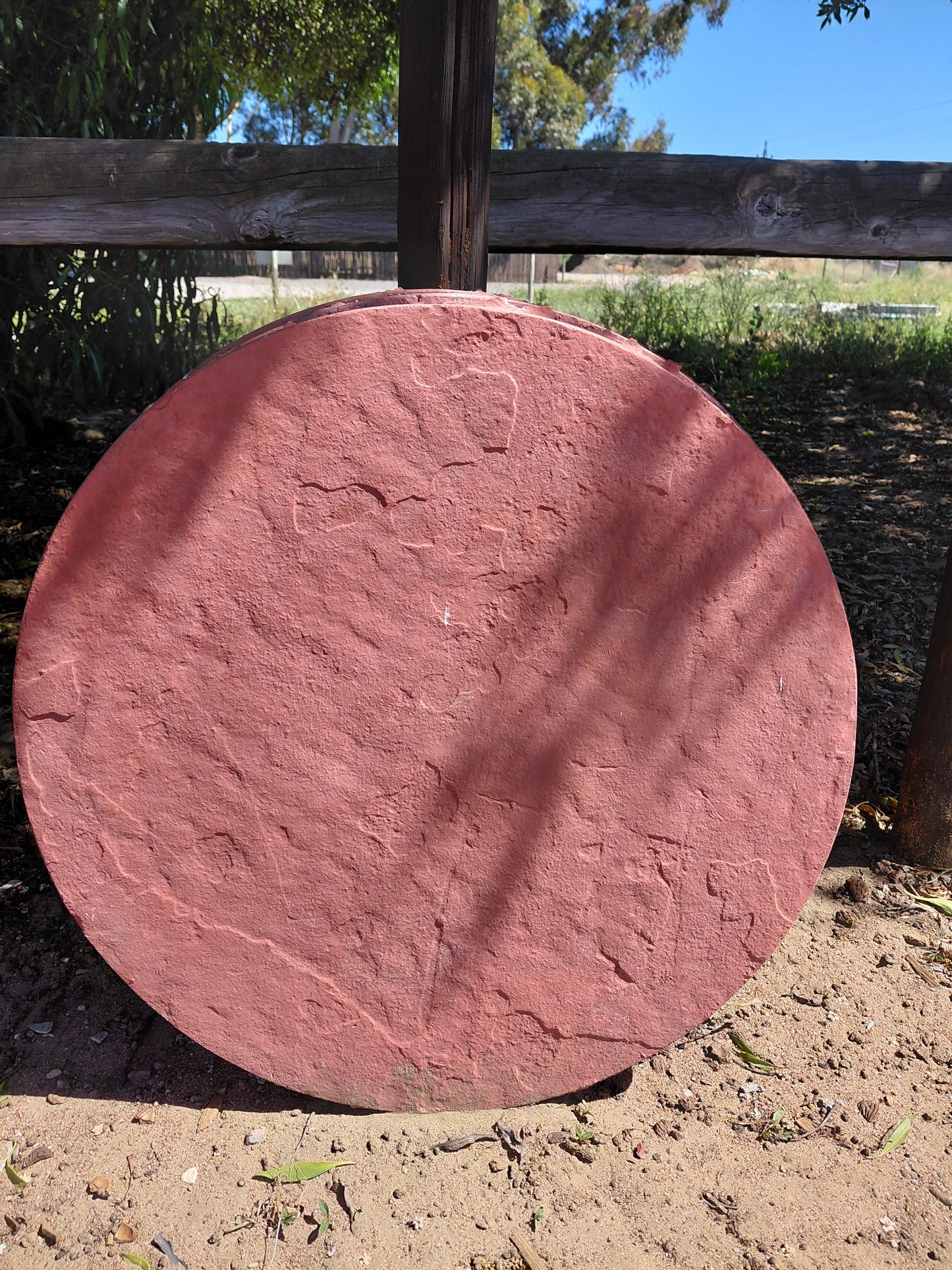 Textured Concrete Stepping Stone – 600mm Round